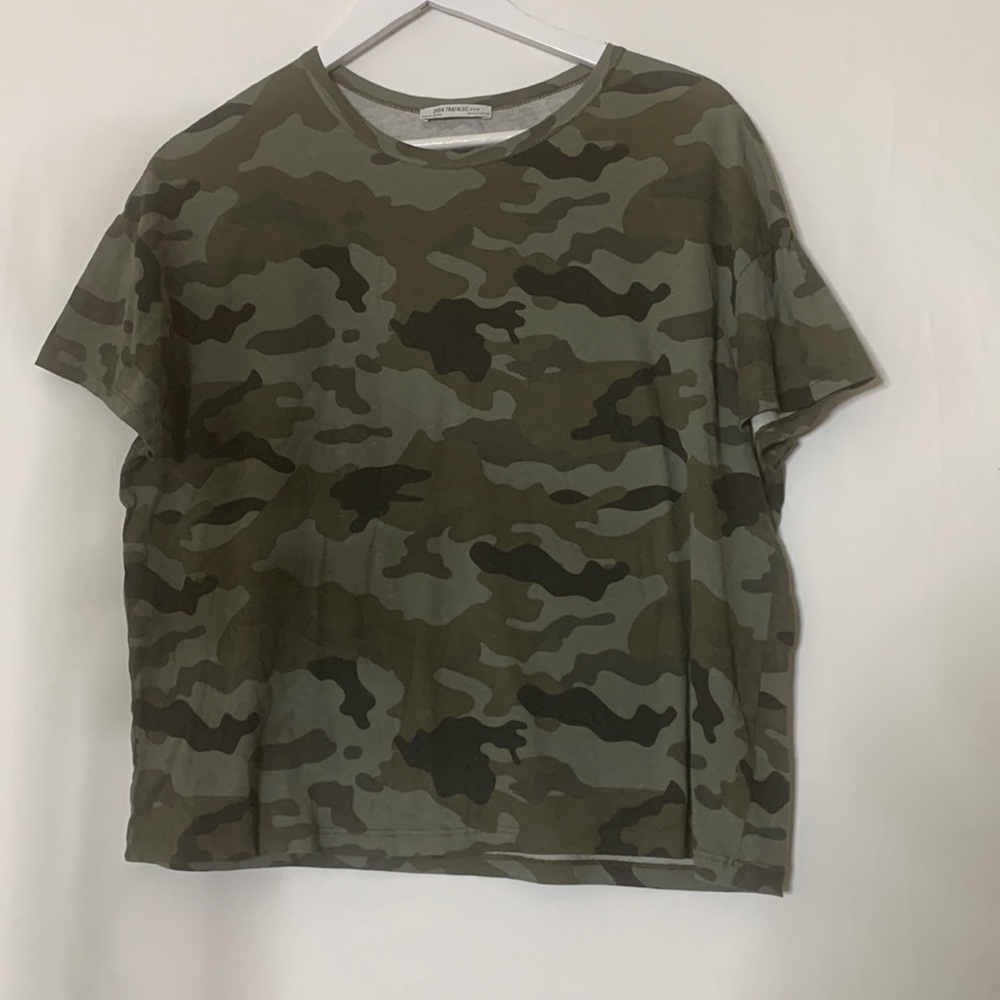 Zara Cropped Camo Tee Size S